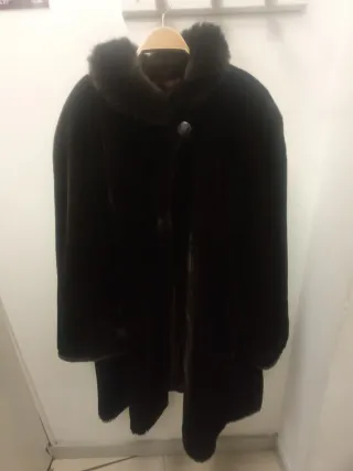 Abrigo de pelo marrón Creations Paris