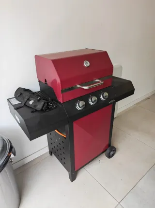 Barbacoa a gas con tre bruciatori