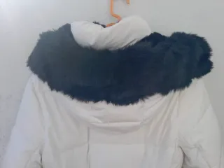 Plumífero Desigual Blanco con Capucha