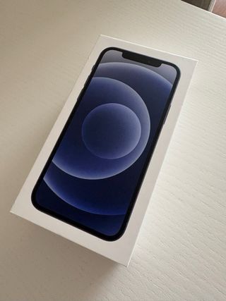 Caja iPhone 12 + 2 protectores pantalla