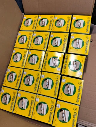 Lote de 20 cajas 250 Clips para Lambris + Clavos