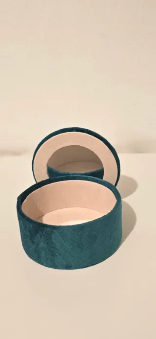 Caja de Joyero redondo terciopelo teal y beige