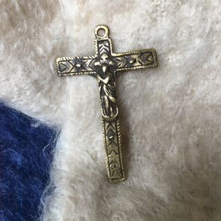 Crucifijo pectoral latón 1900