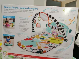 Gimnasio Piano Fisher-Price Kick & Play