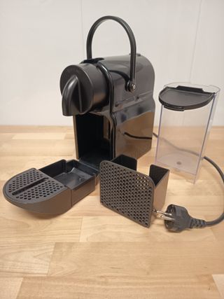 Cafetera Nespresso Inissia 19 bares