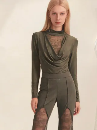 Blusa blanca con encaje