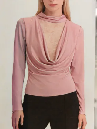 Blusa blanca con encaje