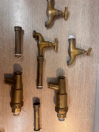 Juego de grifos y alargadores de latón macizo