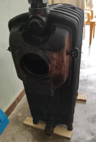 Caldera leña Roca antigua