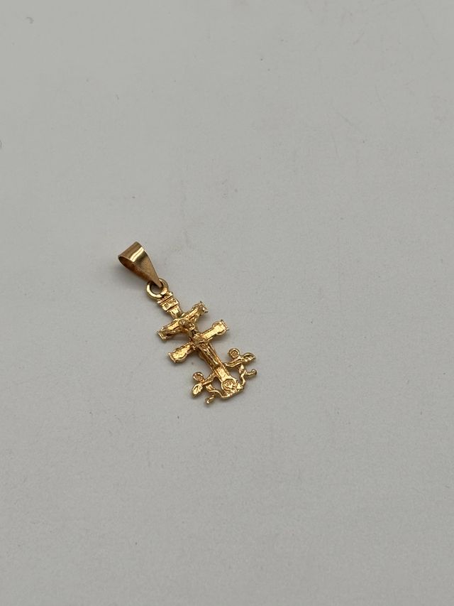 03-0104 CRUZ DE CARAVACA DE ORO