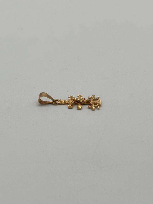 03-0104 CRUZ DE CARAVACA DE ORO