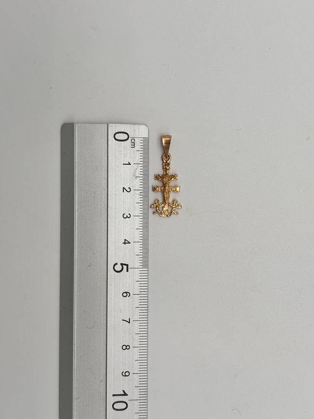 03-0104 CRUZ DE CARAVACA DE ORO