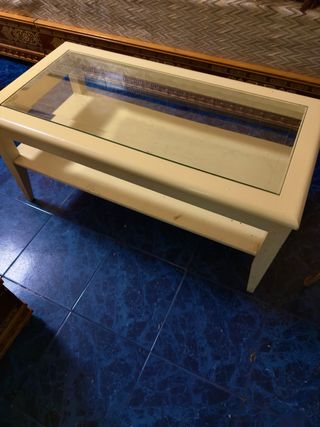 Mesa de centro de madera y cristal