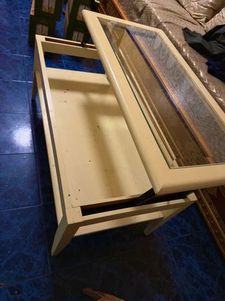 Mesa de centro de madera y cristal