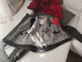 Chaqueta moto Dainese cuero Talla 54. Talla L