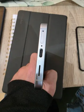 Samsung Galaxy S25.  256 gb color iceblue