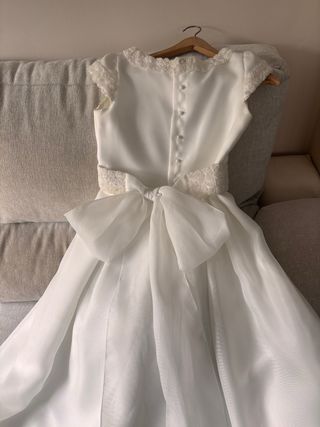 Vestido de Comunión Blanco fino y elegante