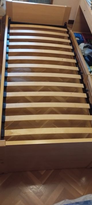 Cama inferior de madera sin los cajones