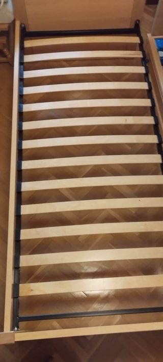 Cama inferior de madera sin los cajones