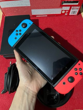 Nintendo Switch Console + Accessori