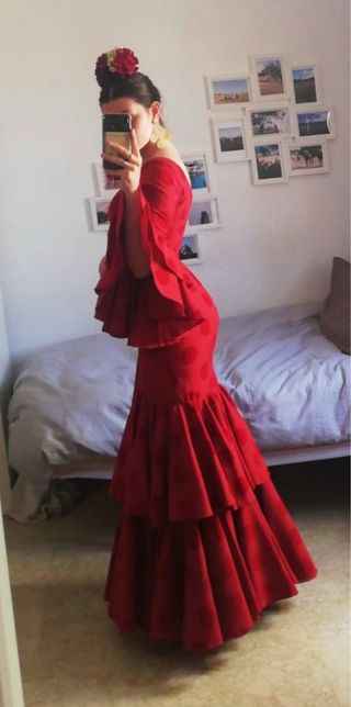 Traje de flamenca rojo con lunares