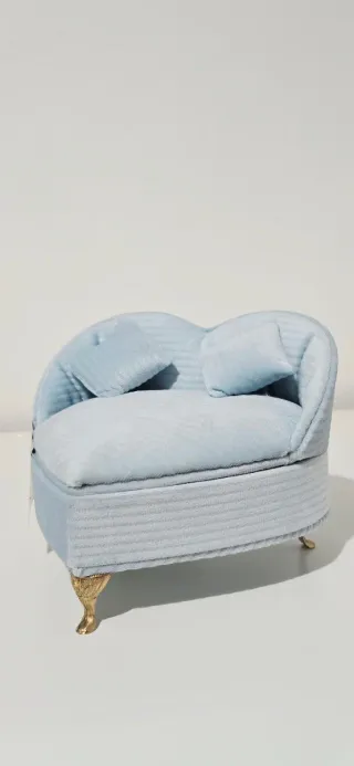 Caja de Joyero azul forma corazon sofa