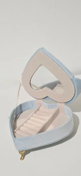 Caja de Joyero azul forma corazon sofa