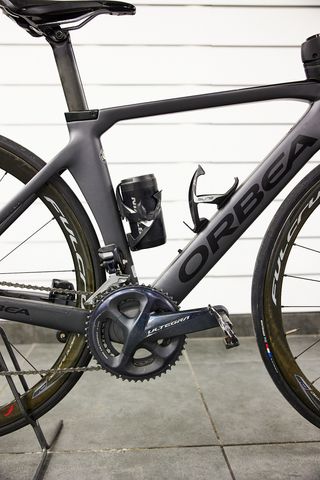 Orbea Orca Aero gris carbono electrónica