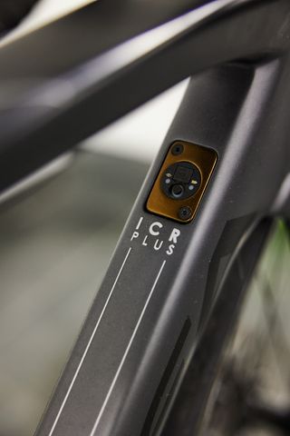Orbea Orca Aero gris carbono electrónica