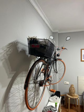 Bicicleta clásica con cesta modelo BH clasica