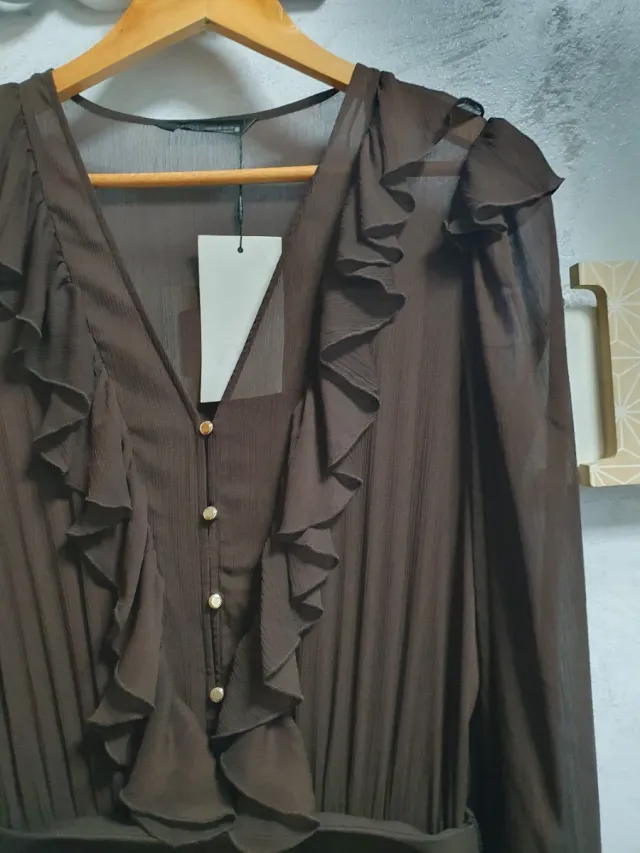 Vestido Zara Marrón Volantes midi