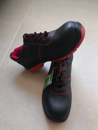 Botas de seguridad Isaline negras y rojas