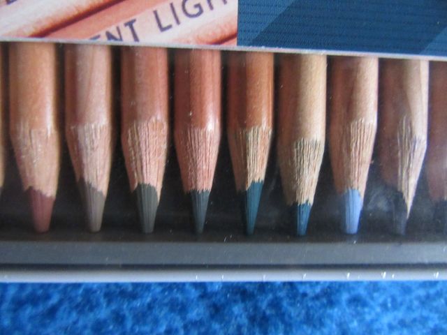 24 Lápices Derwent Lightfast Profesionales