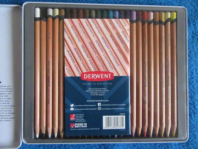 24 Lápices Derwent Lightfast Profesionales