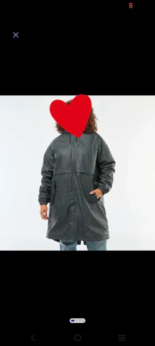 Parka impermeable con capucha y forro sin estrenar