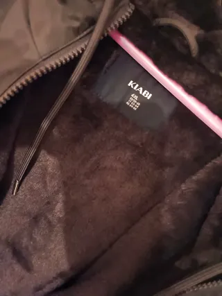 Parka impermeable con capucha y forro sin estrenar