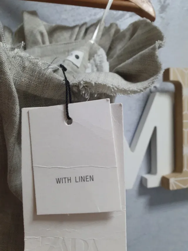 Vestido con lino Zara Beige