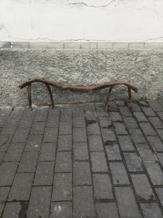 Ubio antiguo de hierro