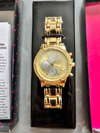 Reloj Avon Dorado Nuevo