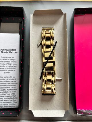 Reloj Avon Dorado Nuevo
