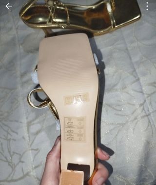 Sandalias tacón doradas