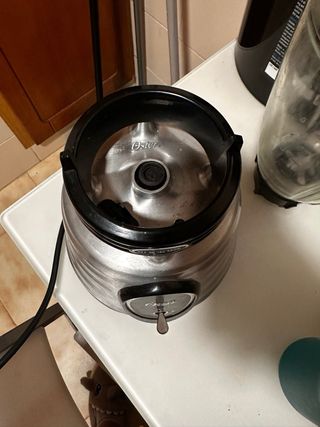 Licuadora Oster Plateada