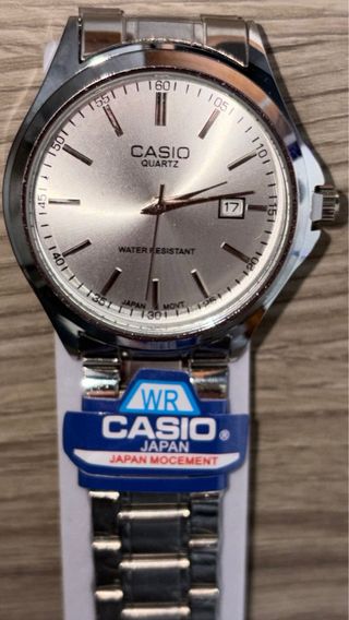 Reloj Casio Analógico Plata y Blanco