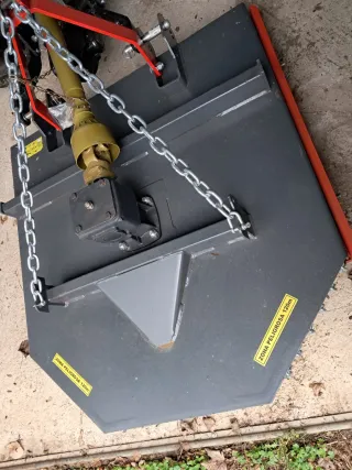 Desbrozadora de cadenas para tractor