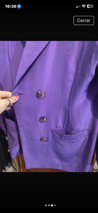 Blazer morado vintage botones y hombreras