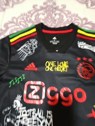 Camiseta AJAX One Love