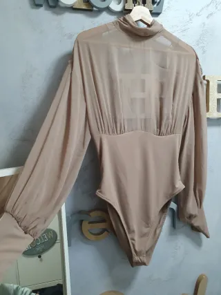 Body Zara manga larga cuello alto beige