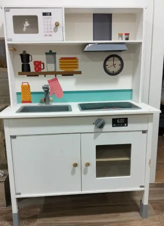 Cocinita de madera infantil