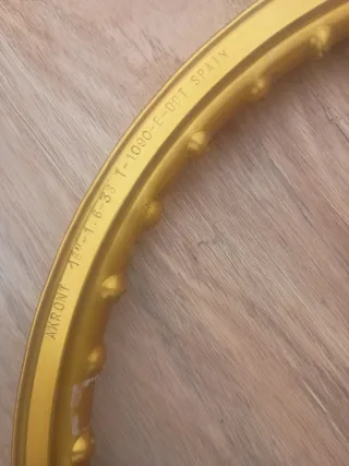 Llanta moto Derbi Akront Dorada