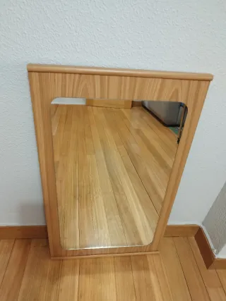 Espejo de madera con marco